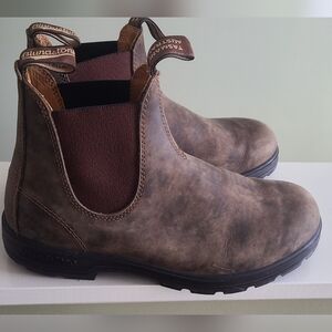 Blundstone Distressed Brown Ankle Boots